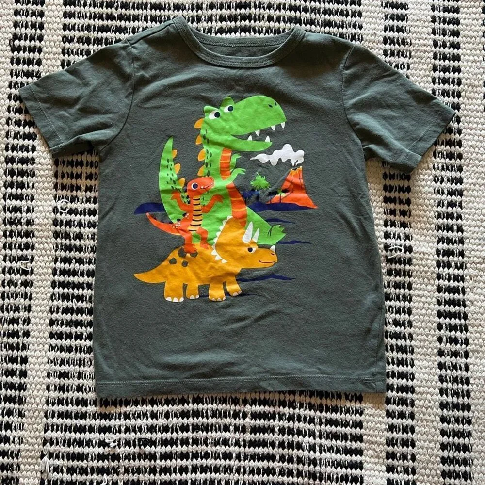 The children’s place size 5T Olive green Dinosaur boys t shirt